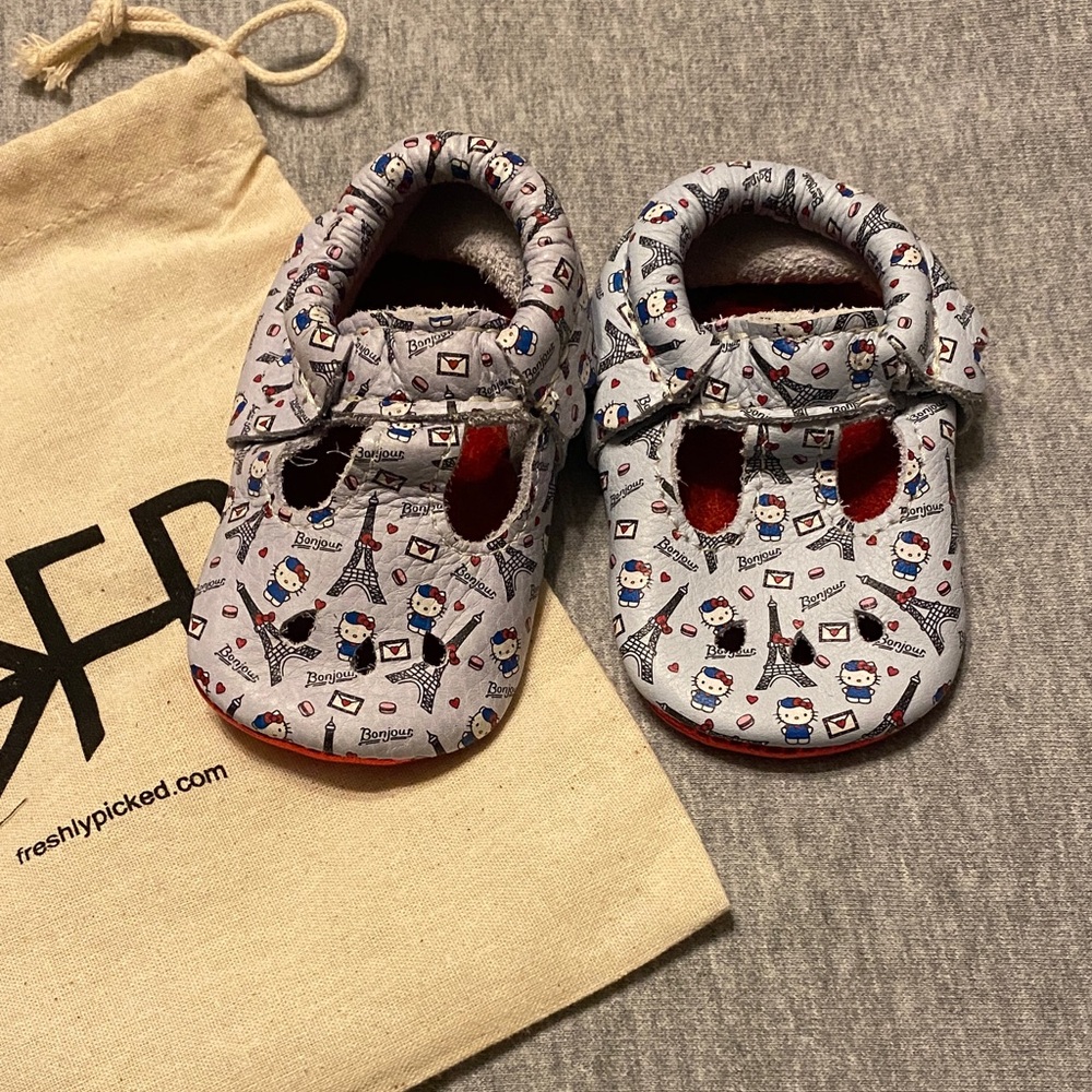 Freshly Picked Kids Moccasins - Hello Kitty Paris, Size 3